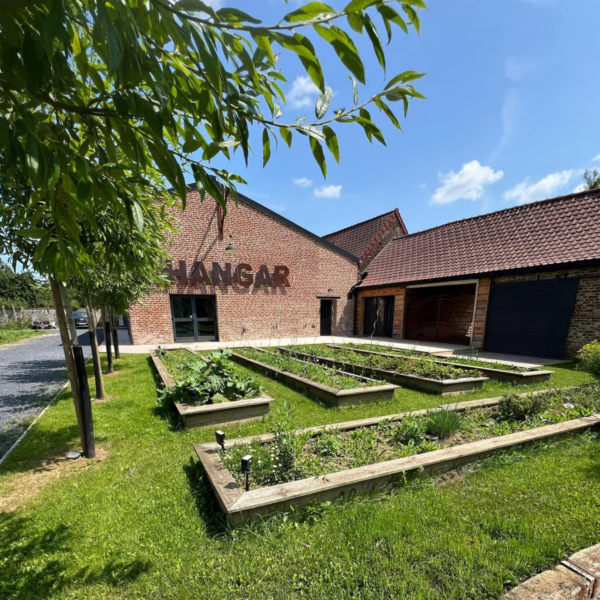 hangar-potager-facade-jardin